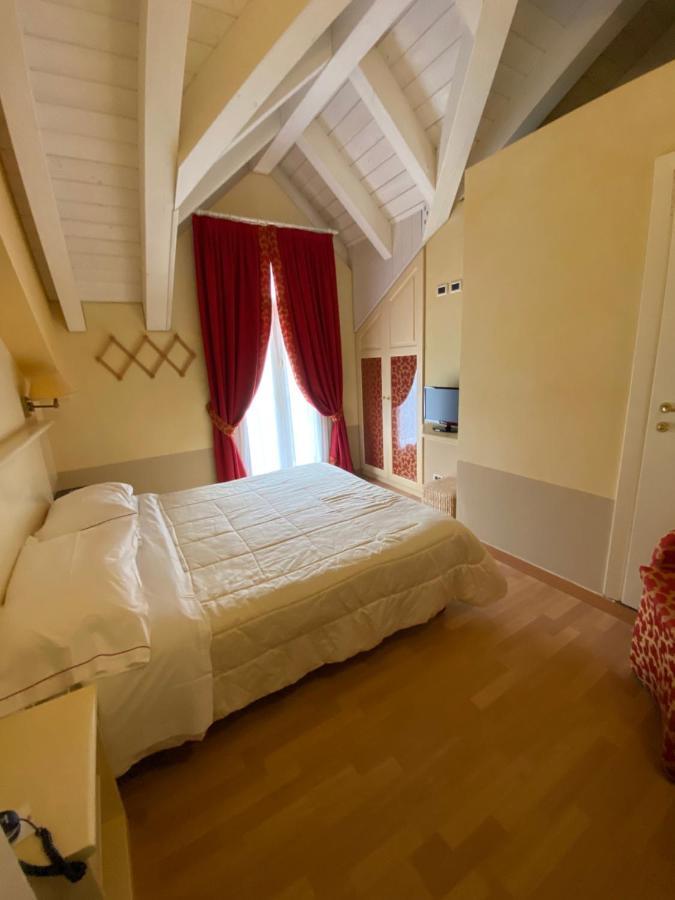 Hotel Montepizzo Lizzano In Belvedere Buitenkant foto
