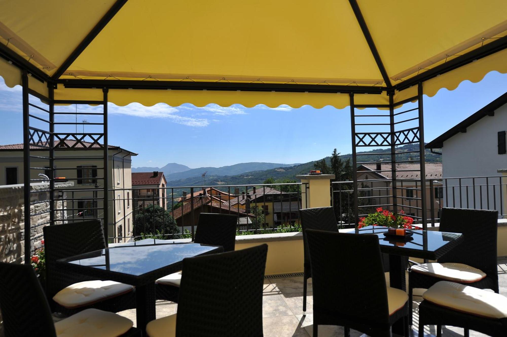 Hotel Montepizzo Lizzano In Belvedere Buitenkant foto
